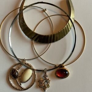 Elegant Gold and Silver toned  Women's Jewelry Choker Set